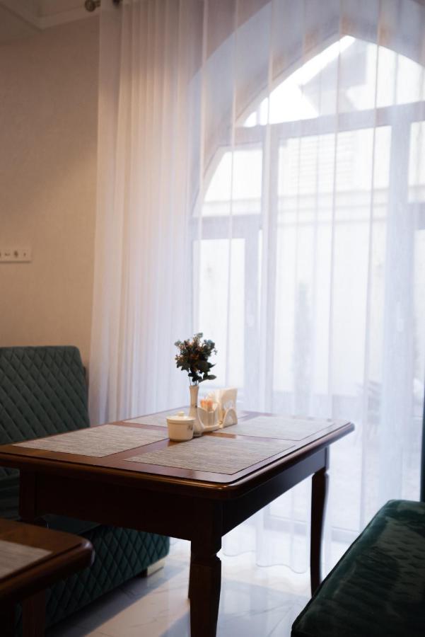 5 Wood Hotel & Spa Tasjkent Buitenkant foto